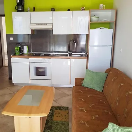 Family-friendly With Swimming Pool - Opatija - 24675 Laurana