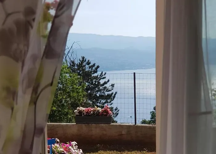Family-friendly With Swimming Pool - Opatija - 24675 * 로브란