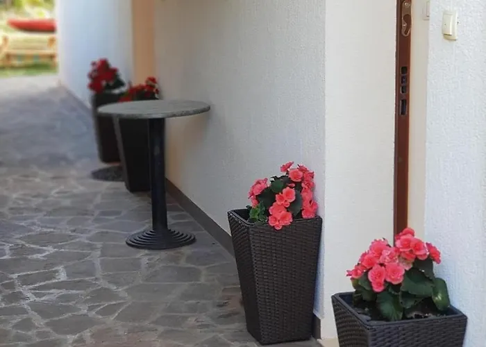 Family-friendly With Swimming Pool - Opatija - 24675 * 로브란