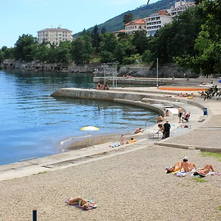 Family-friendly With Swimming Pool Lovran, Opatija - 24675 شقة *