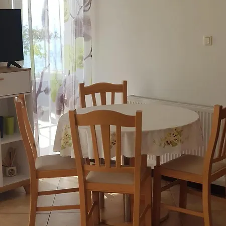 Family-friendly With Swimming Pool - Opatija - 24675 アパート ロヴラン