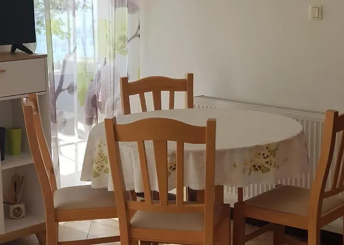 Family-friendly With Swimming Pool - Opatija - 24675 Apartment Lovran
